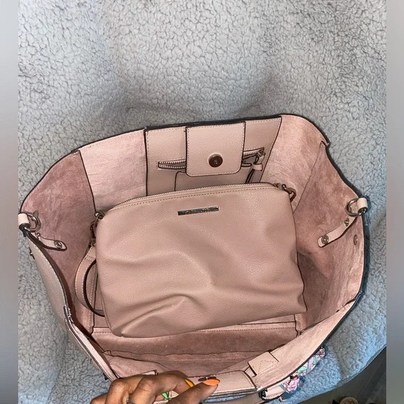 🩷✨2-in-1✨🩷 Light Pink Steve Madden Tote with Purse Insert! - Picture 3 of 9